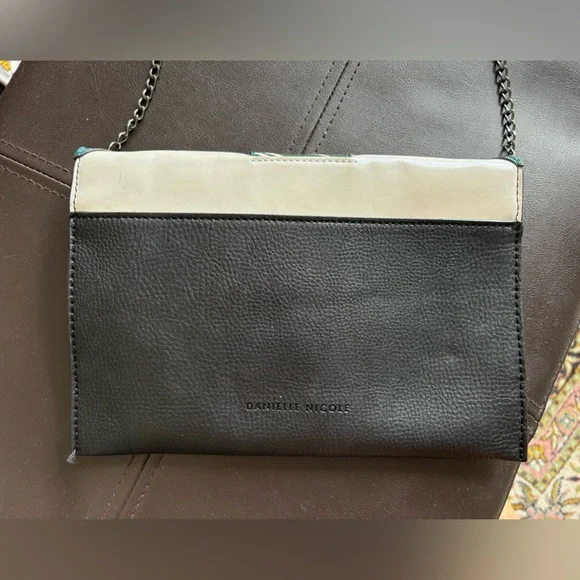 Slytherin Danielle Nicole Hand Bag - Picture 2 of 2